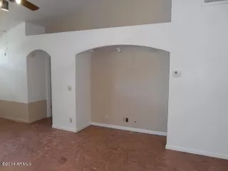 Photo #4: 6276415 Listing