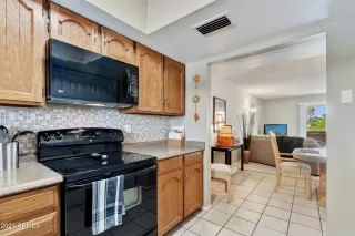 Photo #6: 6276870 Listing