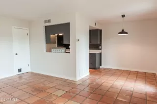 Photo #5: 6276958 Listing