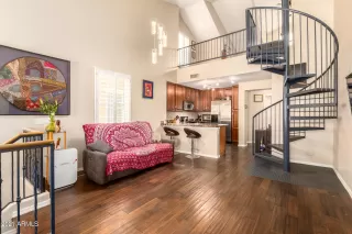 Photo #2: 6277765 Listing