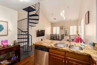 Photo #5: 6277765 Listing