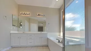 Photo #5: 6277972 Listing