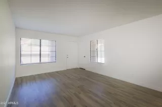 Photo #5: 6278207 Listing