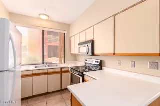 Photo #5: 6278301 Listing