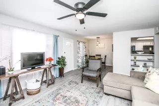 Photo #3: 6280749 Listing