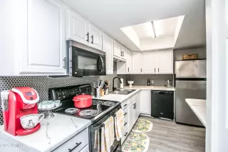 Photo #6: 6280749 Listing