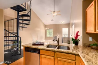 Photo #2: 6281218 Listing