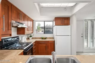 Photo #5: 6281301 Listing