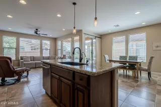 Photo #5: 6281425 Listing