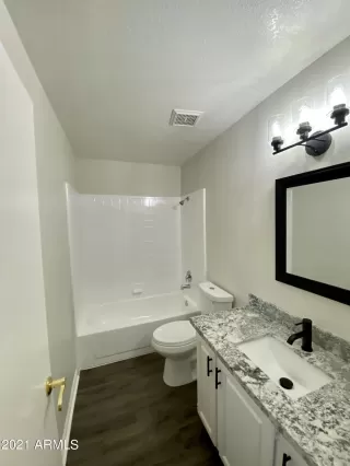 Photo #6: 6281677 Listing
