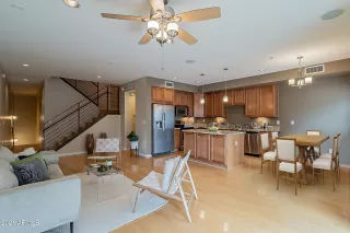 Photo #5: 6282008 Listing