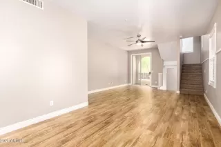 Photo #4: 6282266 Listing