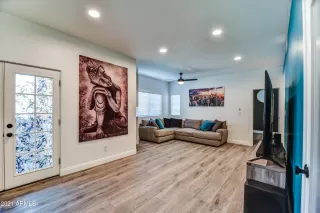 Photo #3: 6282827 Listing