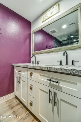 Photo #5: 6282827 Listing