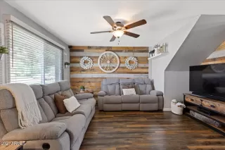 Photo #3: 6283696 Listing