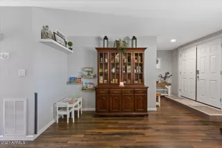 Photo #6: 6283696 Listing