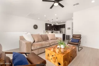 Photo #6: 6284038 Listing