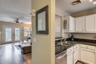 Photo #6: 6284233 Listing