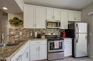 Photo #5: 6284394 Listing