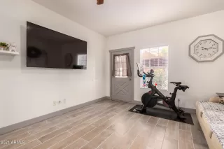 Photo #4: 6284400 Listing