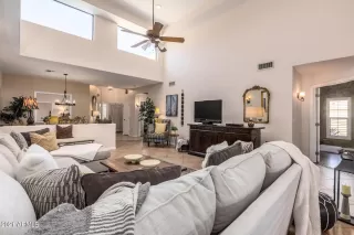 Photo #5: 6284671 Listing