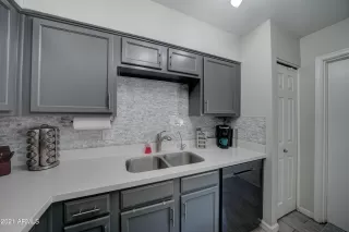 Photo #5: 6284990 Listing 