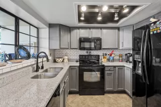 Photo #3: 6285725 Listing