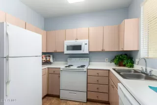 Photo #5: 6285885 Listing