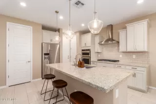 Photo #3: 6286075 Listing