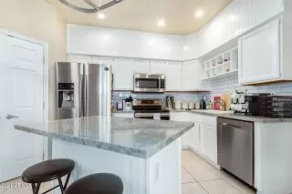 Photo #3: 6287387 Listing