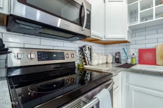 Photo #4: 6287387 Listing