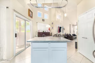 Photo #5: 6287387 Listing