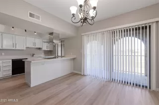 Photo #6: 6287835 Listing