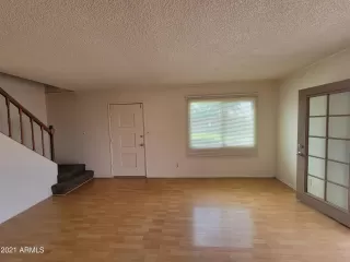 Photo #5: 6287960 Listing