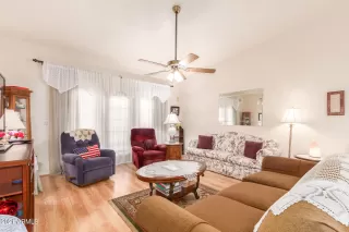 Photo #6: 6287982 Listing