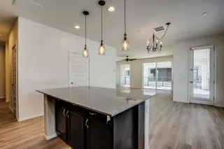 Photo #6: 6288909 Listing