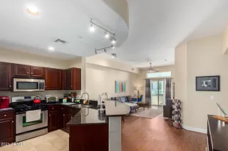 Photo #3: 6289357 Listing