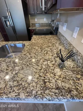 Photo #2: 6289759 Listing