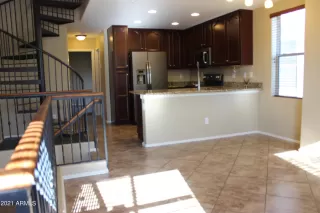 Photo #5: 6289759 Listing