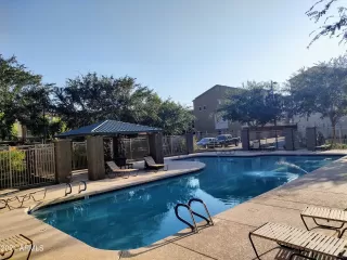 Photo #5: 6290384 Listing