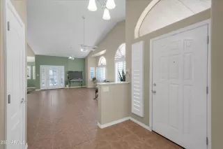 Photo #4: 6291173 Listing