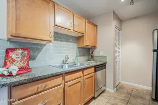 Photo #3: 6291205 Listing