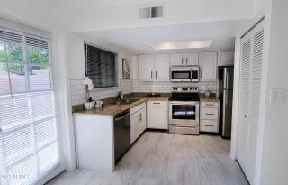 Photo #3: 6291543 Listing