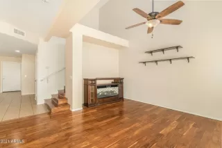 Photo #4: 6291755 Listing