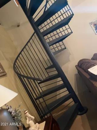 Photo #5: 6293118 Listing