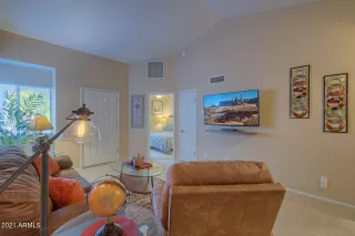 Photo #5: 6293908 Listing