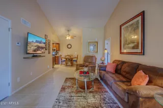 Photo #6: 6293908 Listing