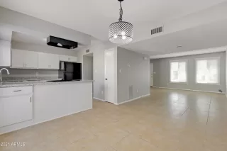 Photo #4: 6294184 Listing