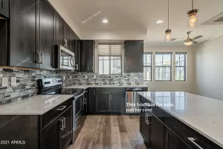 Photo #5: 6294729 Listing