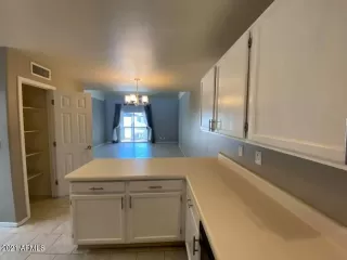 Photo #4: 6294740 Listing